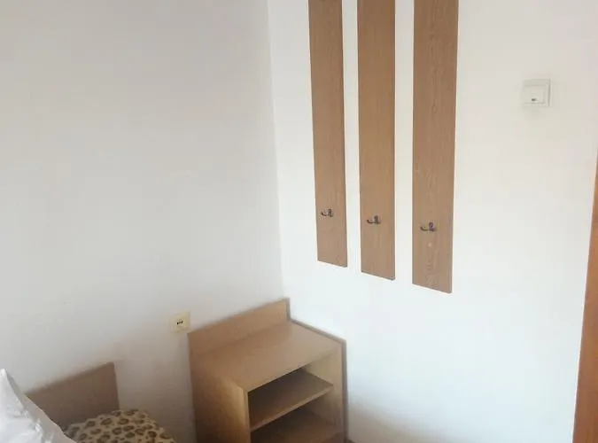 House * 奥尔亚维奇克